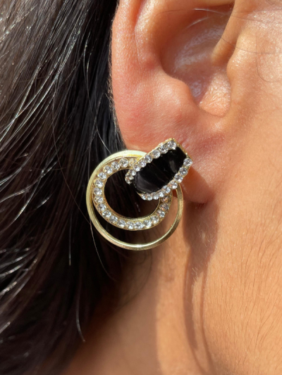 Round Shape Metal Earring With Black Stone In Center