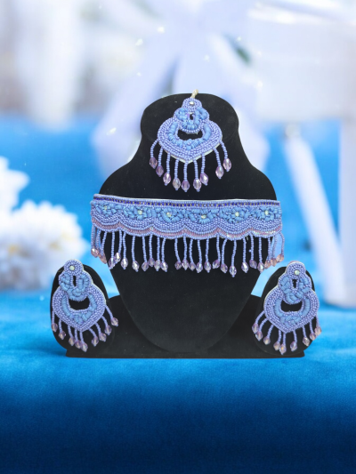 Stylish Rajasthani Borla Maang Tikka with Kundan Embellishments