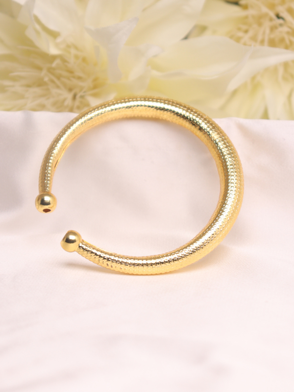 Golden Metal Hand Bracelet - Image 2