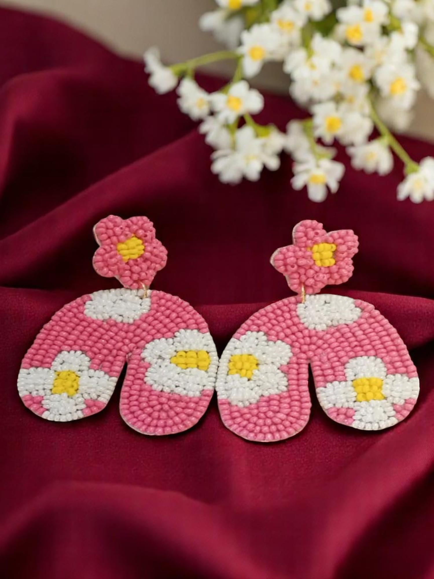 Delicate Daisy Charm Floral Drop earrings