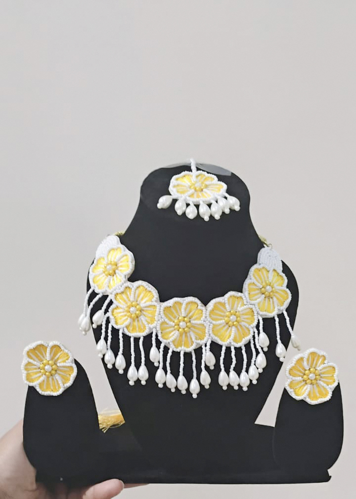 Floral Radiance Neckpiece Set with Earrings & Maang Tikka