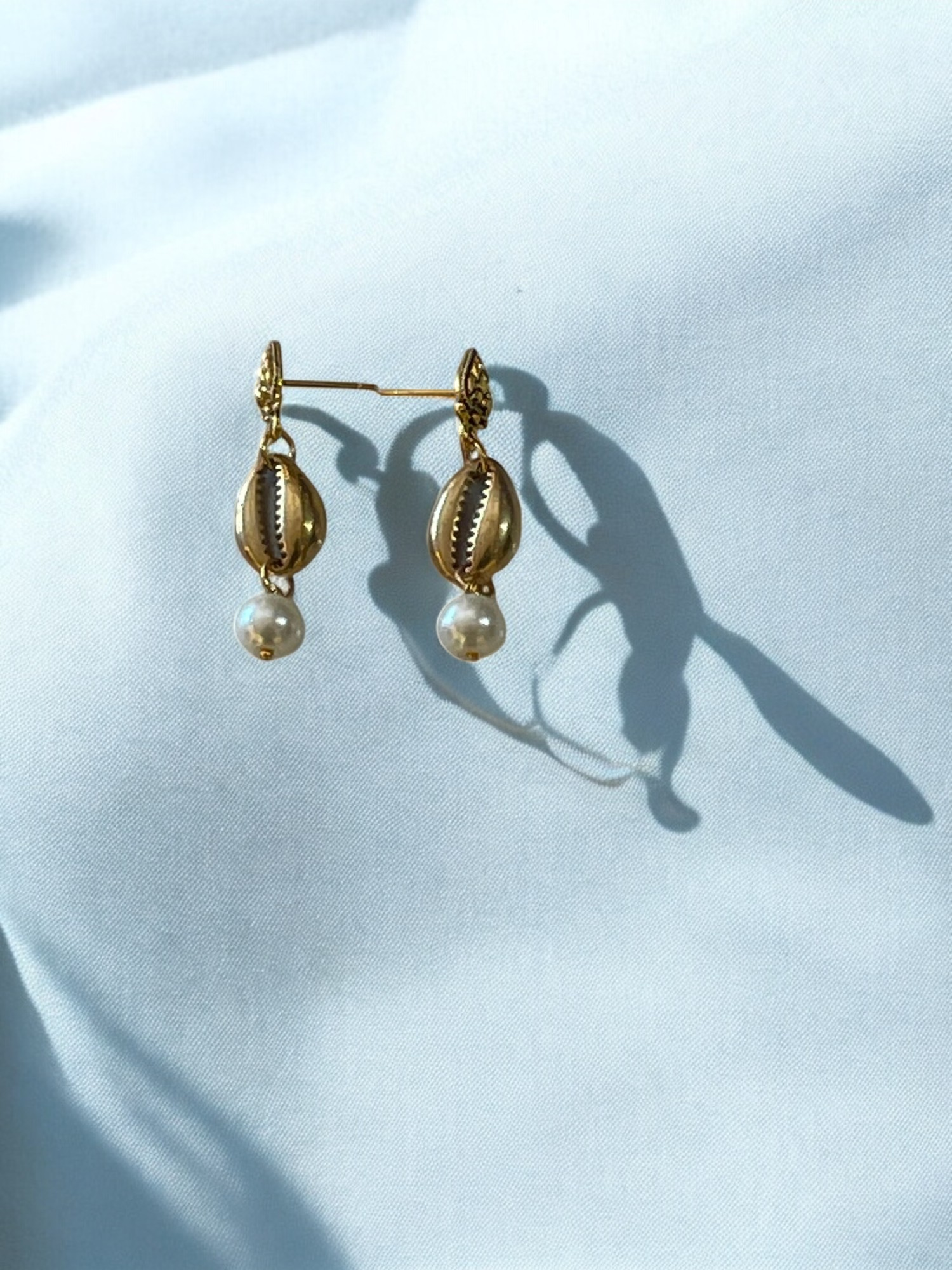 Coastal Luxe Gold Cowrie & Freshwater Pearl Earrings