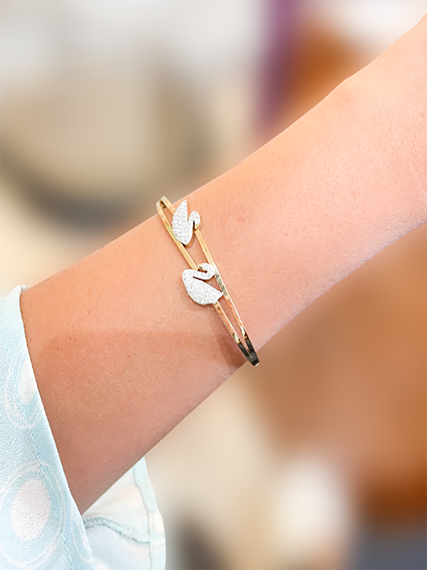 Delicate Swan Cuff Bracelet – Classic & Sophisticated Design